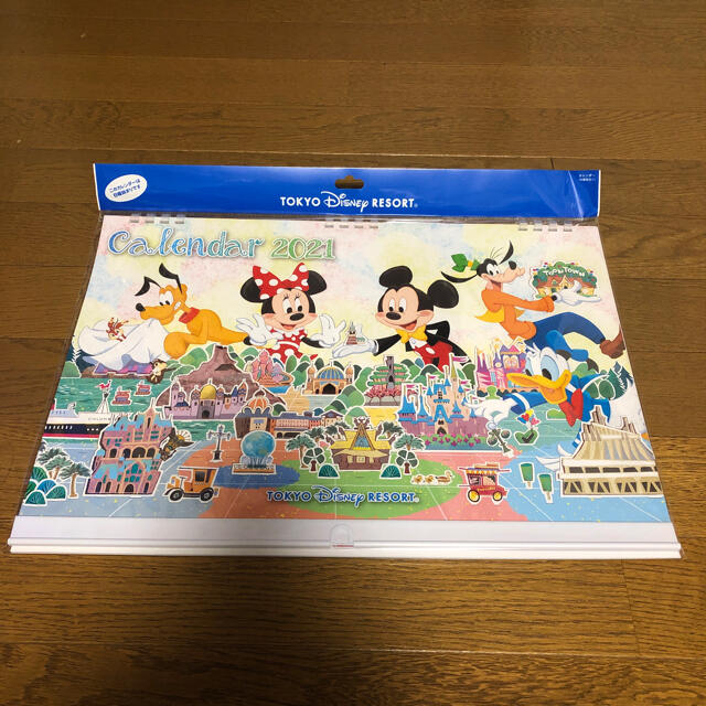 Disney(ディズニー)の2021年　東京ディズニーリゾート　壁掛けカレンダー インテリア/住まい/日用品の文房具(カレンダー/スケジュール)の商品写真