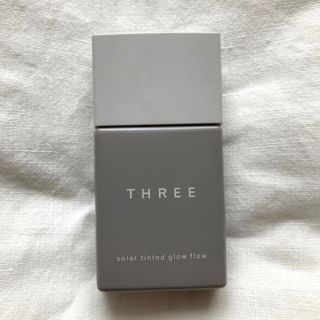 スリー(THREE)の【専用】THREE ソーラーティンティドグローフロー 01 スリー(化粧下地)