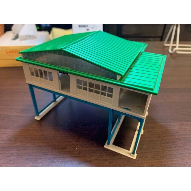 KATO Nゲージ橋上駅舎とホームのセット（中古） エンタメ/ホビーのおもちゃ/ぬいぐるみ(鉄道模型)の商品写真