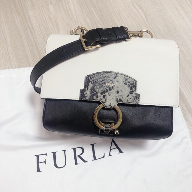 Furla(フルラ)の美品 Furla スクープ リバーシブル ショルダーバッグ レディースのバッグ(ショルダーバッグ)の商品写真