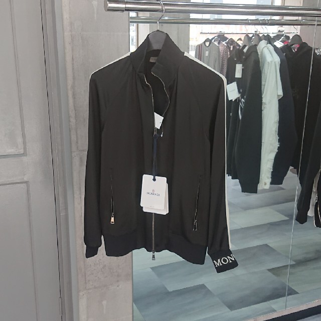 【送料無料(一部地域を除く)】 MONCLER metya (2着分) - ブルゾン 【送料無料(一部地域を除く)】 MONCLER metya (2着分) - ブルゾン