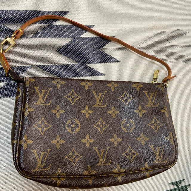 LOUIS VUITTON(ルイヴィトン)のルイ・ヴィトン　モノグラムポシェット レディースのファッション小物(ポーチ)の商品写真