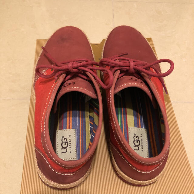UGG(アグ)のUGG 赤スニーカー メンズの靴/シューズ(スニーカー)の商品写真