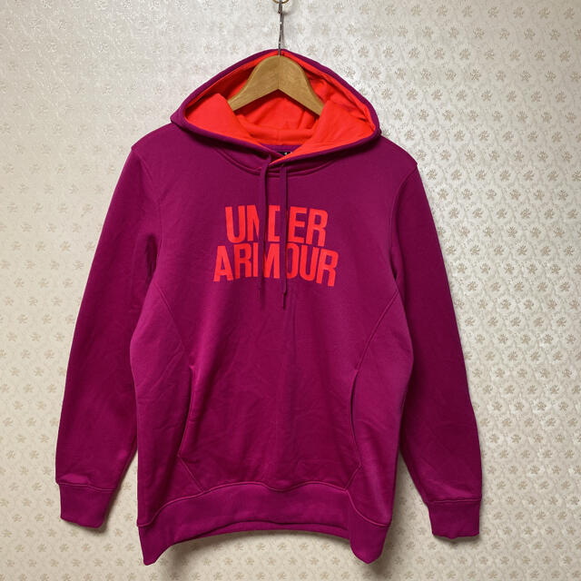 UNDER ARMOUR(アンダーアーマー)の♦️アンダーアーマー♦️レディース♦️長袖プルオーバーパーカー♦️裏地起毛 レディースのトップス(パーカー)の商品写真