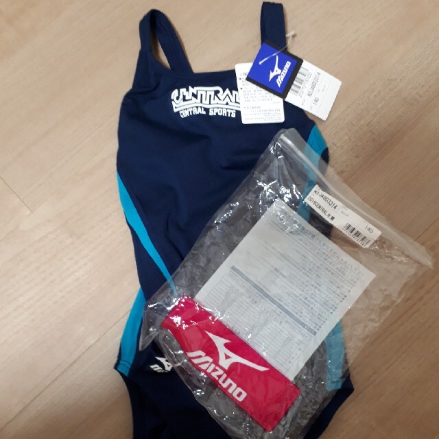 MIZUNO(ミズノ)のセントラル  女子水着 140センチ キッズ/ベビー/マタニティのキッズ服女の子用(90cm~)(水着)の商品写真