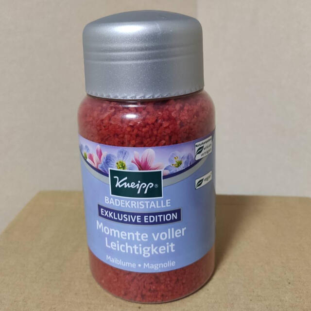 Kneipp(クナイプ)のクナイプ　バスソルト　日本未発売？　サンザシ　モクレン　500g コスメ/美容のボディケア(入浴剤/バスソルト)の商品写真