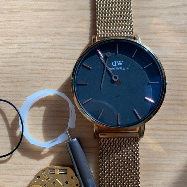 Daniel Wellington(ダニエルウェリントン)のDaniel Wellington  部品取  リューズ  ダニエル  黒 32 レディースのファッション小物(腕時計)の商品写真