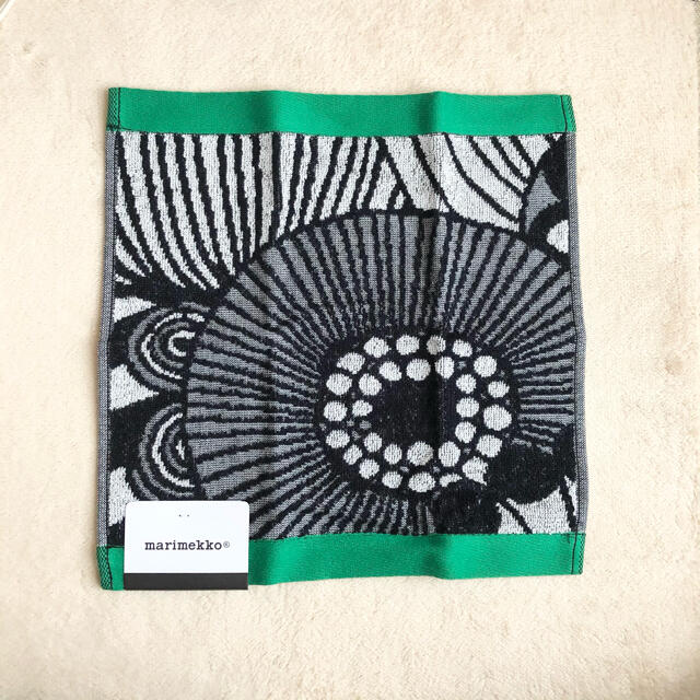 marimekko(マリメッコ)のマリメッコ　ハンドタオル レディースのファッション小物(ハンカチ)の商品写真