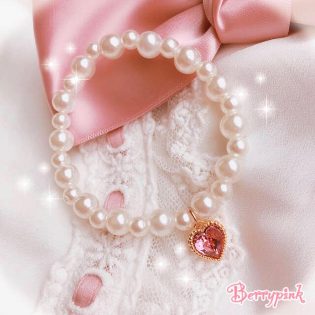 Berrypink♡量産型スワロフスキーハートとパールのブレスレット♡ ハンドメイドのアクセサリー(ブレスレット/バングル)の商品写真