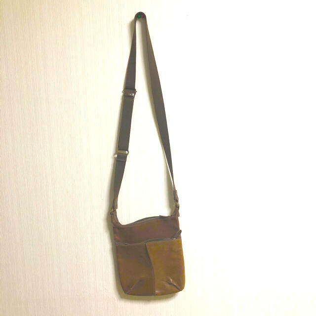 レザー　ショルダーバック レディースのバッグ(ショルダーバッグ)の商品写真
