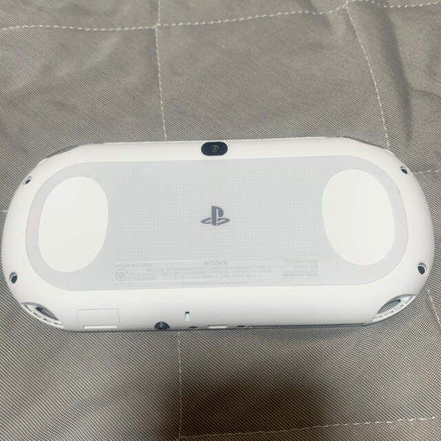 PlayStation Vita(プレイステーションヴィータ)のSONY PlayStationVITA 本体  PCH-2000 ZA22 エンタメ/ホビーのゲームソフト/ゲーム機本体(携帯用ゲーム機本体)の商品写真