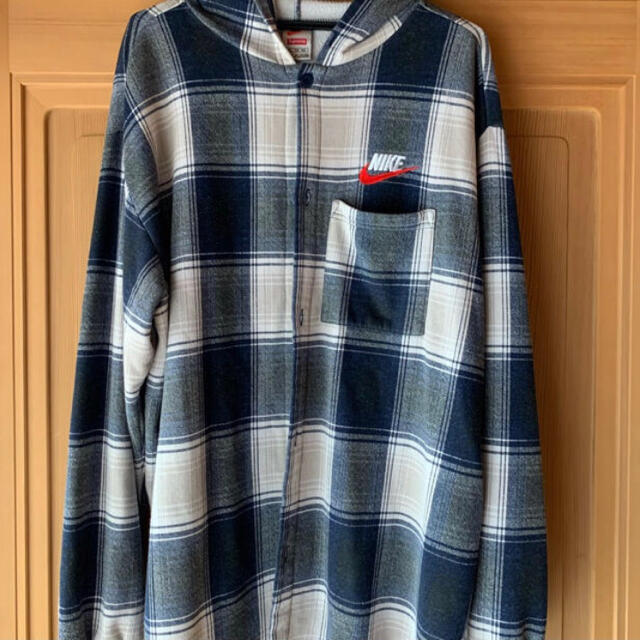 Supreme(シュプリーム)のsupreme nike plaid hooded sweatshirt 紺　Ｌ メンズのトップス(シャツ)の商品写真