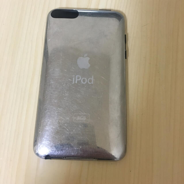 Apple(アップル)のiPod touch 第二世代 8GB スマホ/家電/カメラのオーディオ機器(ポータブルプレーヤー)の商品写真