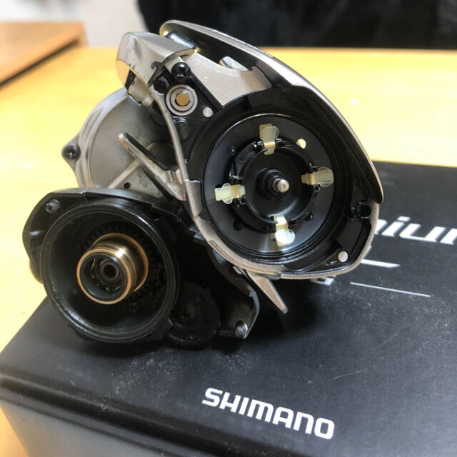 SHIMANO(シマノ)のマカロン様　メタニウム MGL XG バス釣り　リール スポーツ/アウトドアのフィッシング(リール)の商品写真