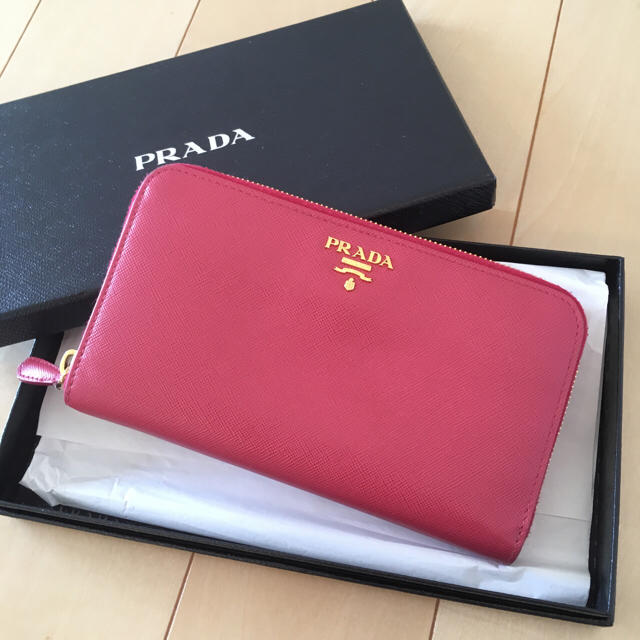 美品♡PRADA ラウンドファスナー財布