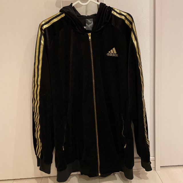 adidas 上下　ベロア　黒×金