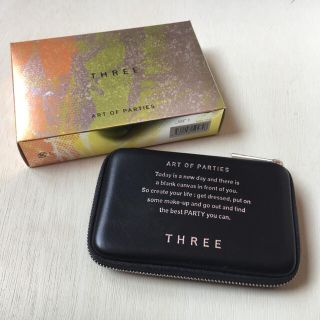 スリー(THREE)のTHREE アートオブパーティーズメイクアップ X02 クリスマスコフレ 限定(コフレ/メイクアップセット)