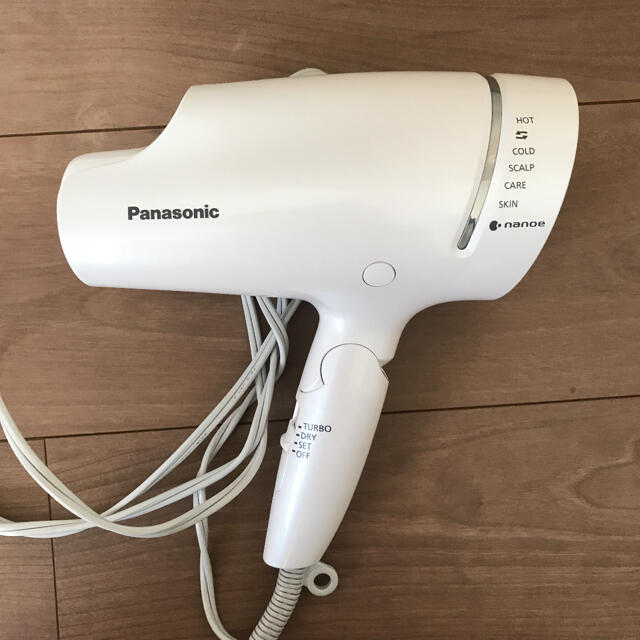 Panasonic(パナソニック)のPanasonic EH-NA9A-W ドライヤー スマホ/家電/カメラの美容/健康(ドライヤー)の商品写真