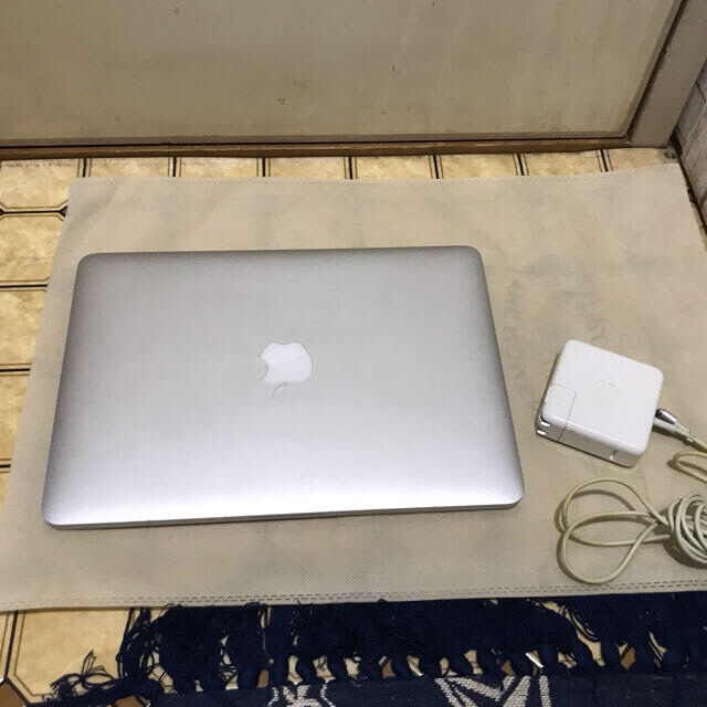 13インチ Macbook pro(Retina)