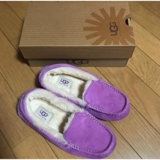 アグ(UGG)のUGGスリッポン★ローファー★モカシン★パープルシューズ　ローラ愛用(スリッポン/モカシン)