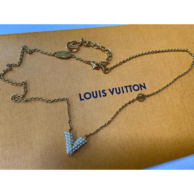 LOUIS VUITTON コリエ・エセンシャルV ペルル ネックレス