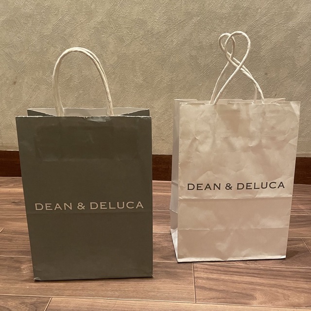 DEAN & DELUCA(ディーンアンドデルーカ)のDEAN&DELUCA 紙袋　2枚　他同時購入割引します。 レディースのバッグ(ショップ袋)の商品写真