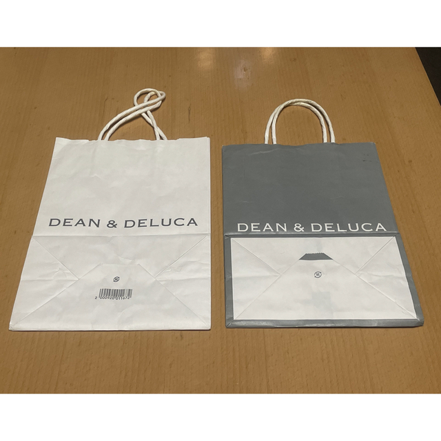 DEAN & DELUCA(ディーンアンドデルーカ)のDEAN&DELUCA 紙袋　2枚　他同時購入割引します。 レディースのバッグ(ショップ袋)の商品写真