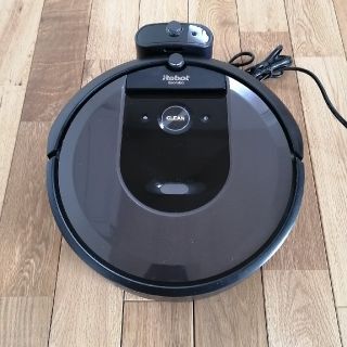 アイロボット(iRobot)のGirafee様専用【新品】iRobot ルンバi7 5年保証にて購入(掃除機)