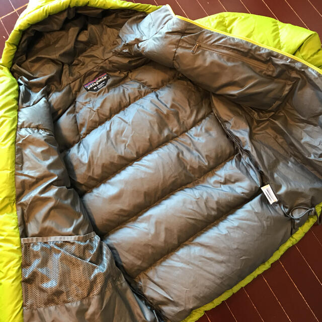 patagonia(パタゴニア)のパタゴニア フィッツロイ ダウン フーディ メンズのジャケット/アウター(ダウンジャケット)の商品写真