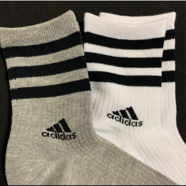 adidas(アディダス)のadidas くつした　靴下　ライン　くつ下 レディースのレッグウェア(ソックス)の商品写真