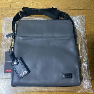 トゥミ(TUMI)のTUMI station crossbody bag 斜めがけバッグ(ショルダーバッグ)