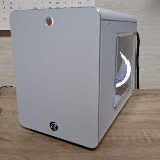 小型高性能ゲーミングPC(デスクトップ型PC)
