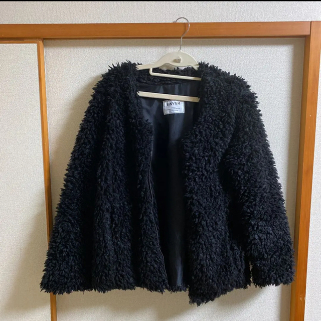 ENVYM(アンビー)のアウター レディースのジャケット/アウター(毛皮/ファーコート)の商品写真