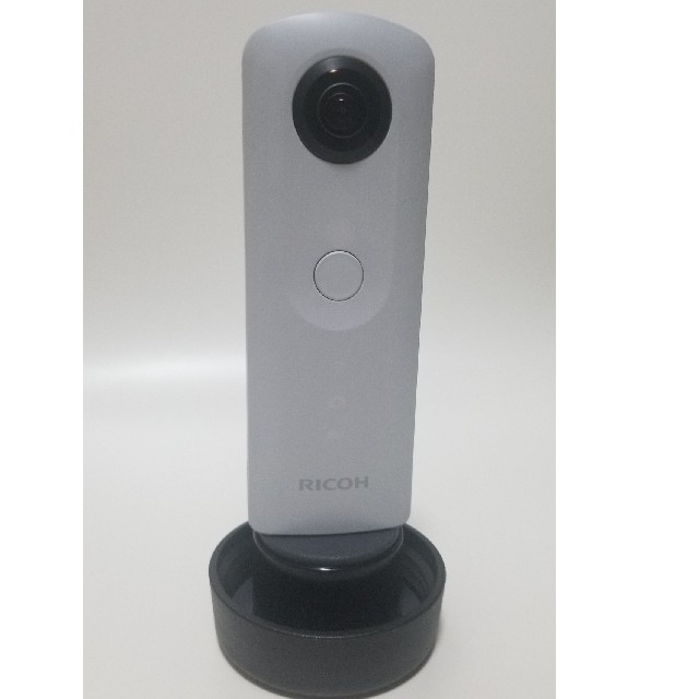 RICOH(リコー)の【美品】RICOH 360度カメラ RICOH THETA SC スマホ/家電/カメラのカメラ(コンパクトデジタルカメラ)の商品写真