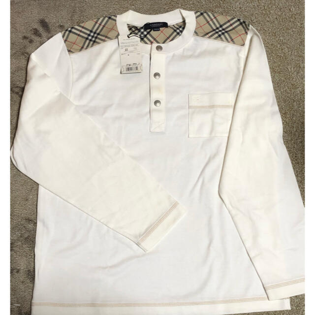 BURBERRY(バーバリー)のバーバリー　新品未使用　カットソー キッズ/ベビー/マタニティのキッズ服男の子用(90cm~)(Tシャツ/カットソー)の商品写真