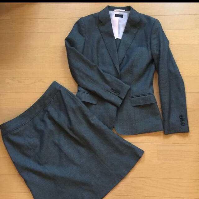オンリースーツ ジャケット　セット売り7号スカート9号 ドット柄スーツ レディースのフォーマル/ドレス(スーツ)の商品写真