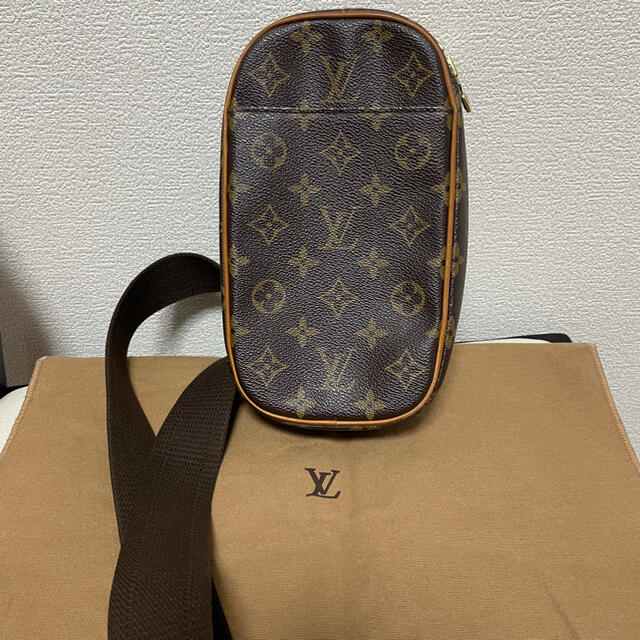 LOUIS VUITTON(ルイヴィトン)のルイヴィトン  ガンジュ ウエストポーチ メンズ レディース モノグラム 美品 レディースのバッグ(ボディバッグ/ウエストポーチ)の商品写真