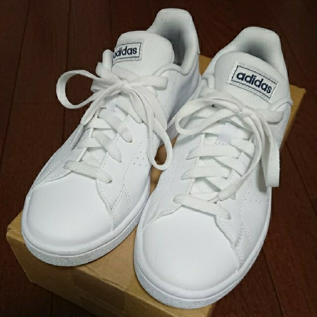 Adidas 値下げしました アディダス スニーカー 白 レディース 23cm 数回使用の通販 By みき S Shop アディダスならラクマ Adidas 値下げしました アディダス スニーカー 白 レディース 23cm 数回使用の通販 By みき S Shop アディダスならラクマ