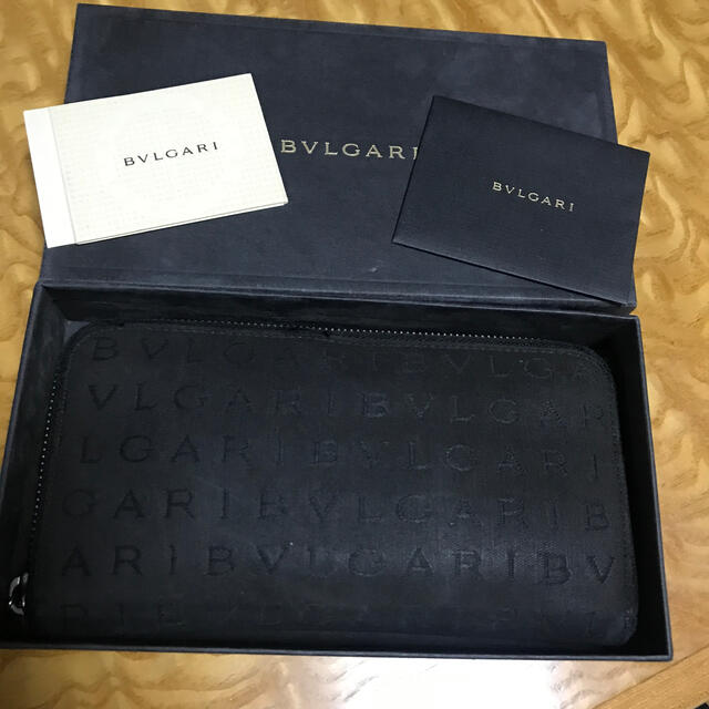 BVLGARI(ブルガリ)のブルガリ　ロゴマニア　ラウンドファスナー  メンズのファッション小物(長財布)の商品写真