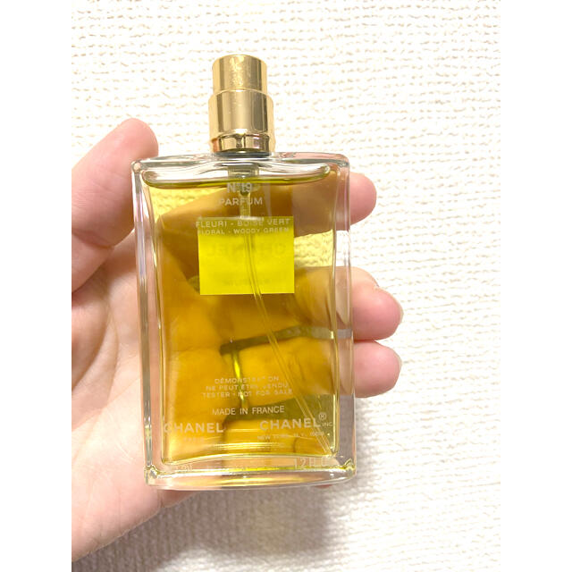 CHANEL(シャネル)のCHANEL no19 ヴァポリザター　香水　35ml コスメ/美容の香水(香水(女性用))の商品写真