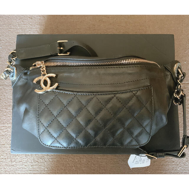 CHANEL(シャネル)の1/27迄NANA0925様専用❗️CHANELボディバッグ❣️新品未使用❣️ レディースのバッグ(ボディバッグ/ウエストポーチ)の商品写真