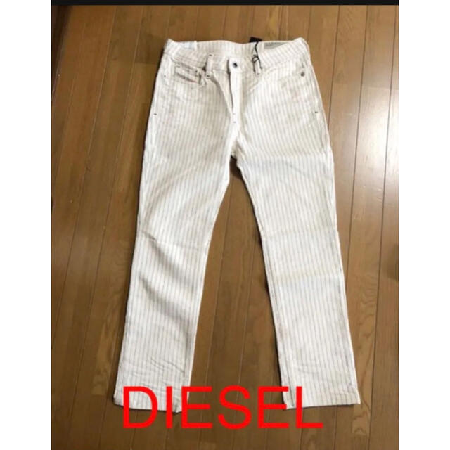 DIESEL(ディーゼル)のDIESEL ストライプデニムパンツ　　新品！サイズ25 レディースのパンツ(デニム/ジーンズ)の商品写真