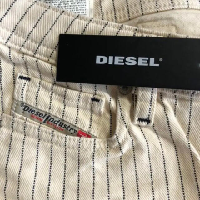 DIESEL(ディーゼル)のDIESEL ストライプデニムパンツ　　新品！サイズ25 レディースのパンツ(デニム/ジーンズ)の商品写真