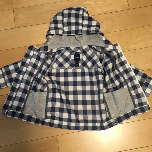 GAP(ギャップ)のウィンドブレーカー キッズ/ベビー/マタニティのベビー服(~85cm)(ジャケット/コート)の商品写真