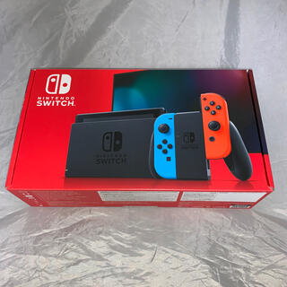 ニンテンドースイッチ(Nintendo Switch)の任天堂　スイッチ本体　新型　青赤(家庭用ゲーム機本体)