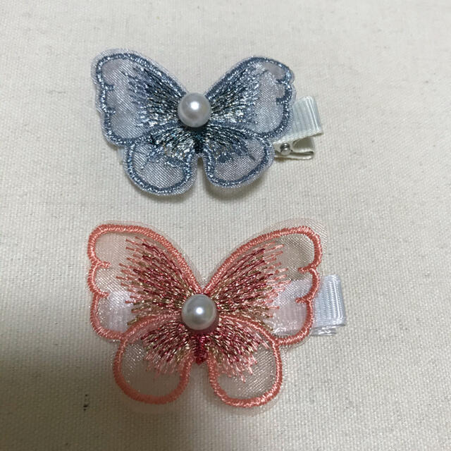 【新品】2個セット 蝶 髪飾り ヘアクリップ 蝶々 レース 刺繍入り 少女　子供