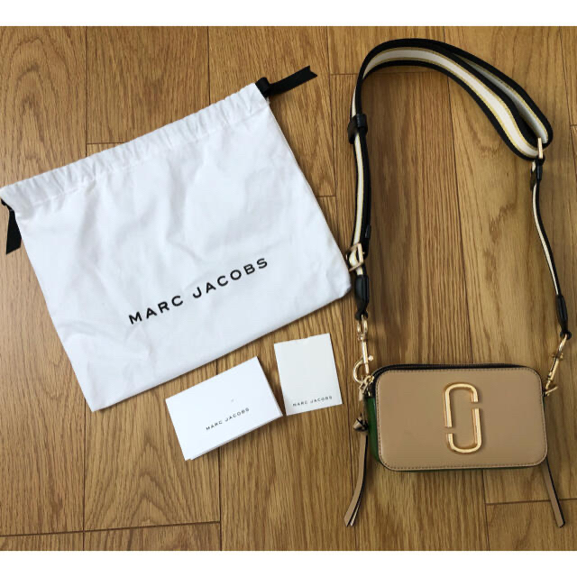 MARC BY MARC JACOBS(マークバイマークジェイコブス)のマークジェイコブス　スナップショット　カメラバッグ　　MARC レディースのバッグ(ショルダーバッグ)の商品写真