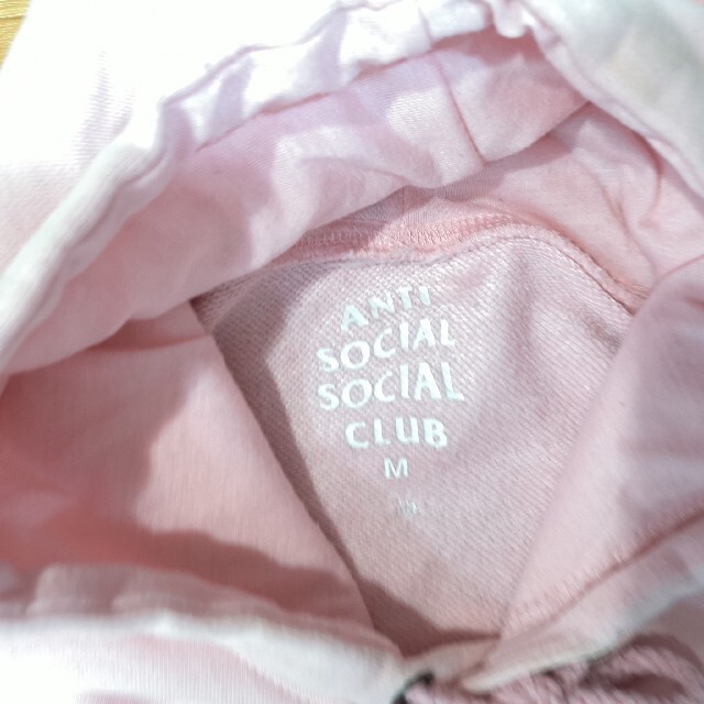 ANTI(アンチ)の【大人気】ANTI SOCIAL SOCIAL CLUB パーカー ピンク メンズのトップス(パーカー)の商品写真