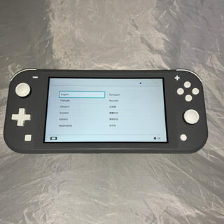 ニンテンドースイッチ(Nintendo Switch)の任天堂　スイッチライト　グレー　本体のみ(携帯用ゲーム機本体)