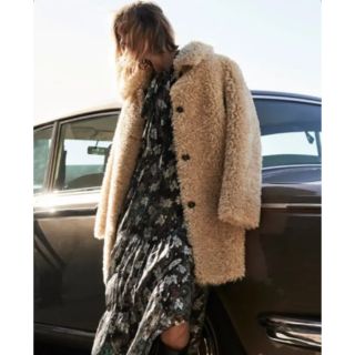 ザラ(ZARA)のZARA 新品未使用　フェイクファーコート(毛皮/ファーコート)